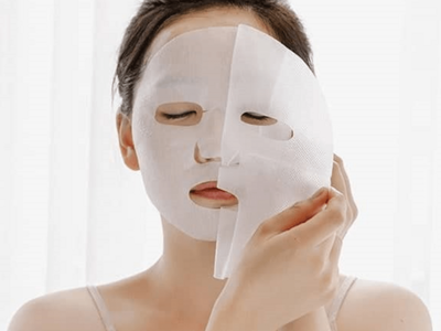 Da Mụn C&oacute; N&ecirc;n Đắp Mặt Nạ Giấy? Chuy&ecirc;n Gia Giải Đ&aacute;p